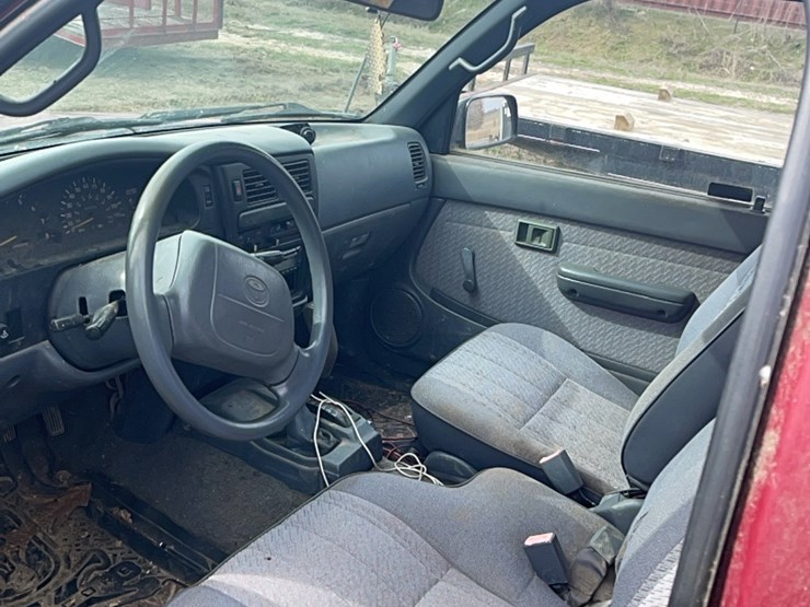1995-toyota-tacoma-image-16