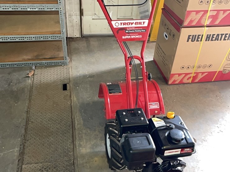 troy-bilt-super-bronco-image-1