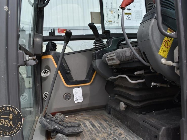 2019-volvo-ecr88d-image-51