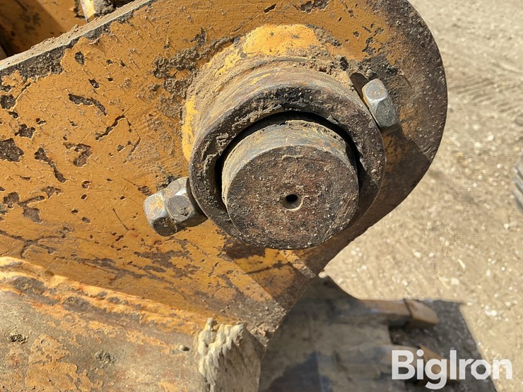 1997-deere-490e-image-13