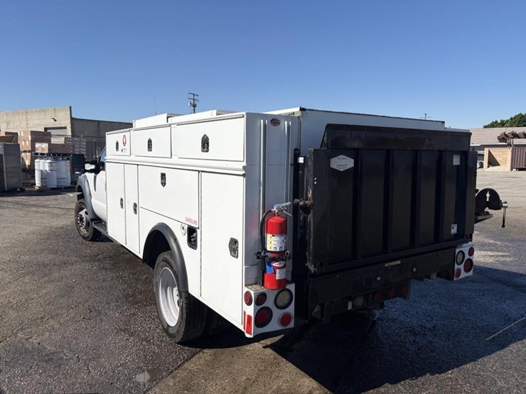 2016-ford-f550-image-4