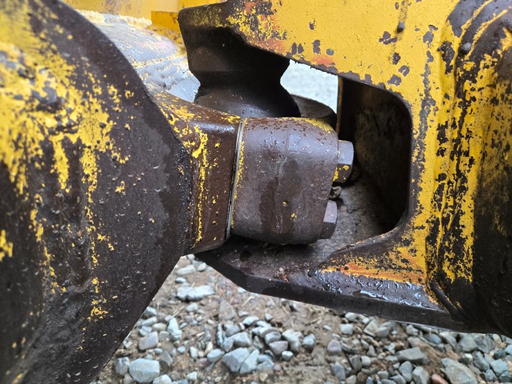 deere-550g-lt-image-15