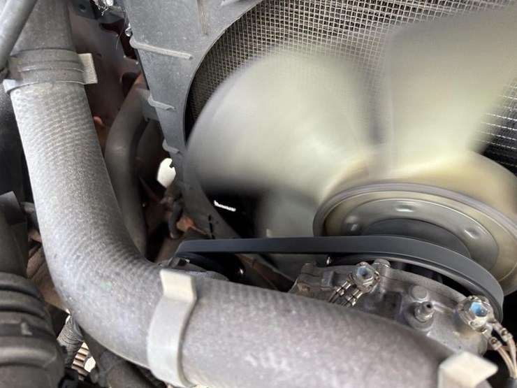 2013-toyota-8fgcu32-image-33