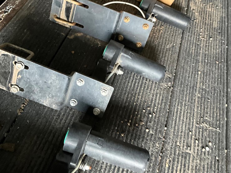 case-ih-ultra-glide-boom-height-system-image-8