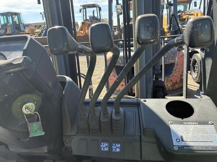 2006-nissan-mugl02a30lv-image-14