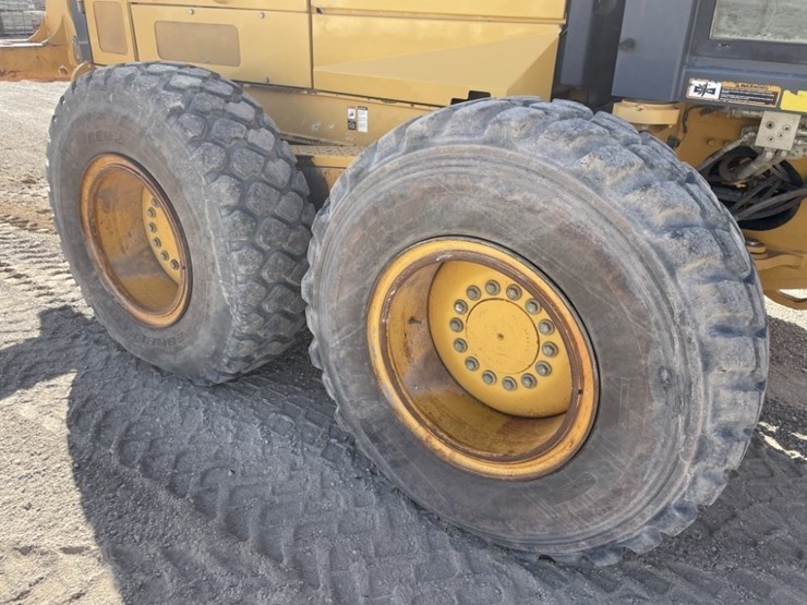 2012-deere-872g-image-12