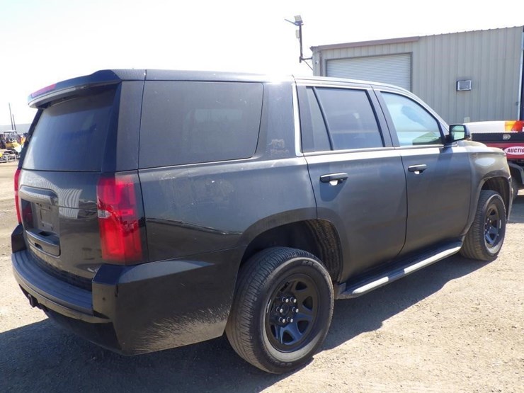 2020-chevrolet-tahoe-image-3