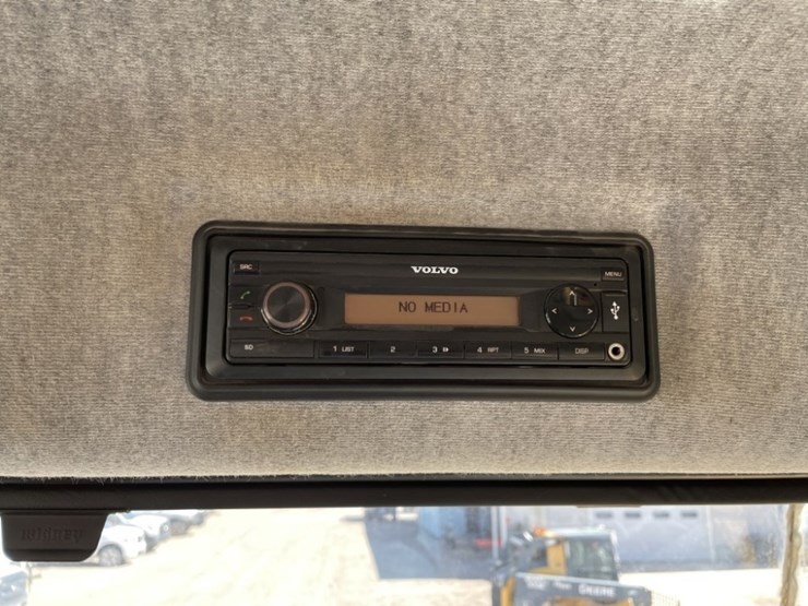 2018-volvo-a45g-image-44