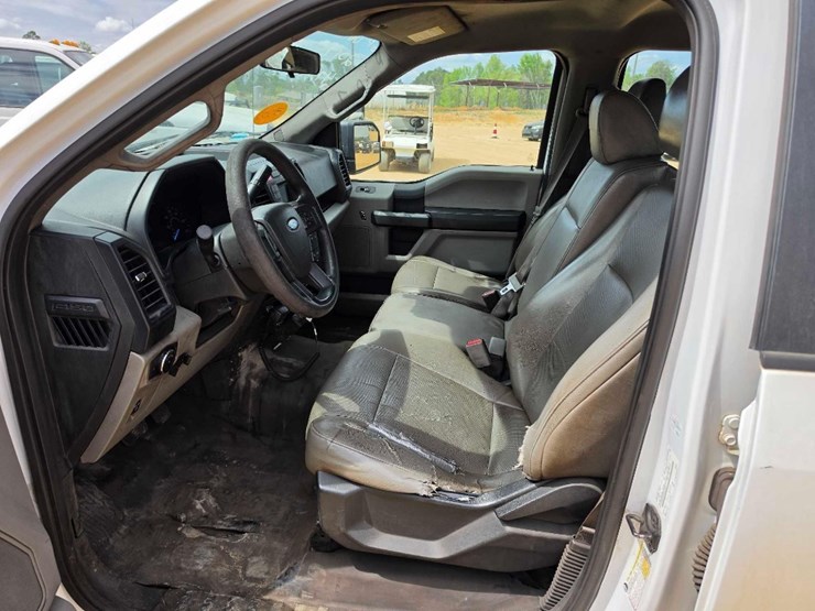 2016-ford-f150-xl-image-11