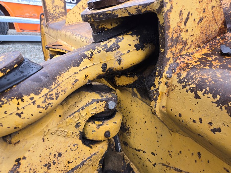 deere-550g-lt-image-18