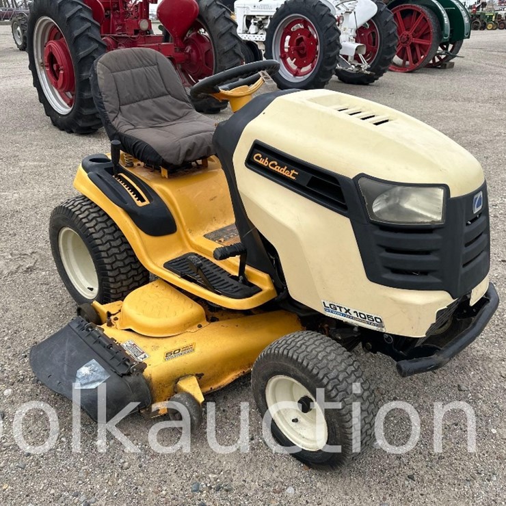 CUB CADET 1050