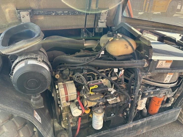 2015-jlg-g5-18a-image-20