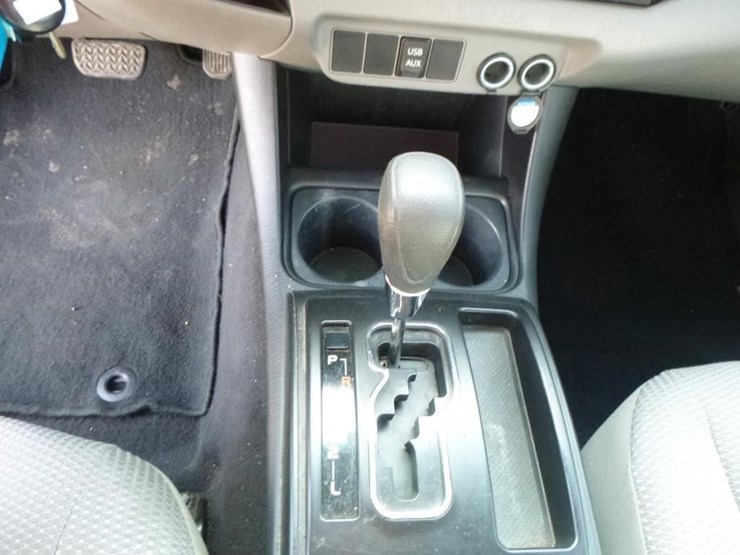 2013-toyota-tacoma-image-16