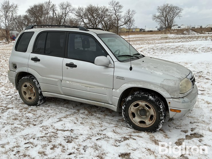 2002-suzuki-grand-vitara-image-3