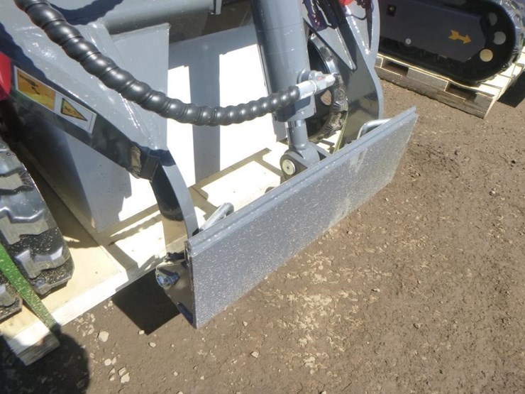 battler-st28h-6-skid-steer-track-loader-image-8