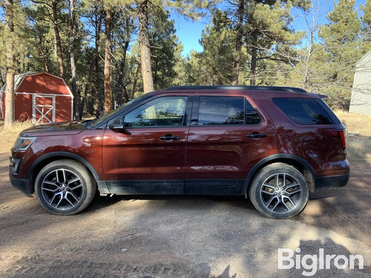 2016-ford-explorer-image-8