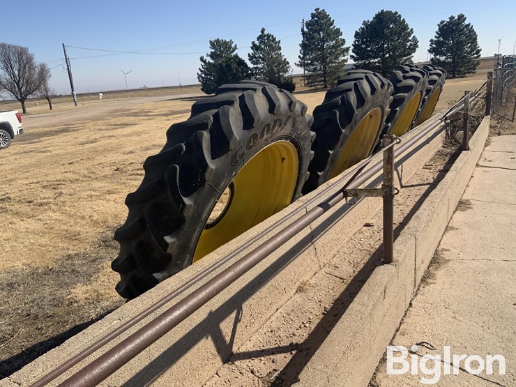 2013-john-deere-380-image-7