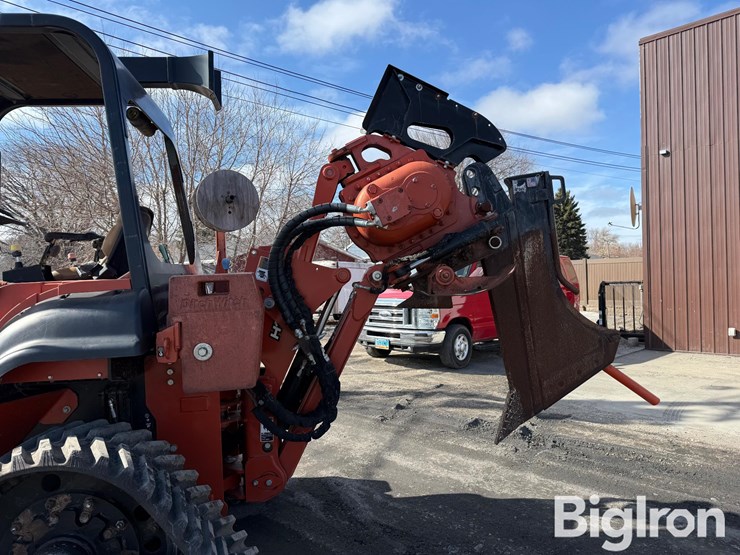 2012-ditch-witch-rt115-quad-image-18
