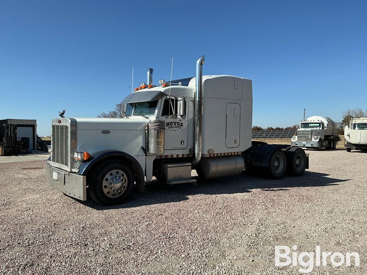 2000-peterbilt-379-image-1