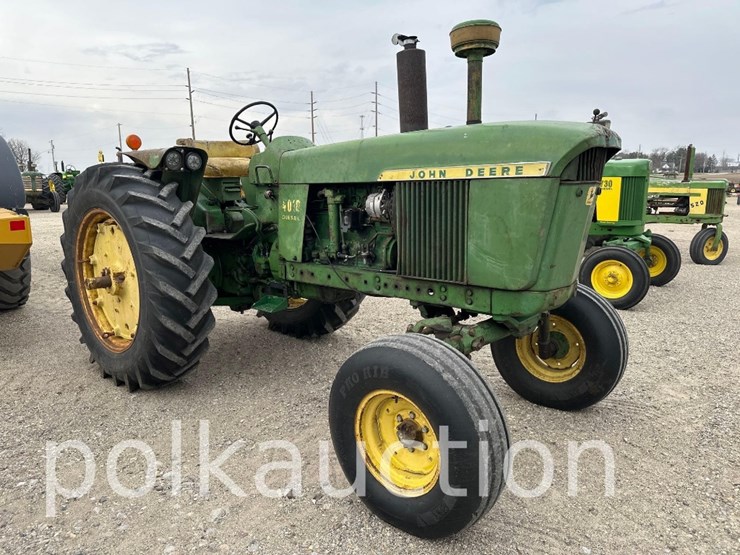 john-deere-4010-image-3