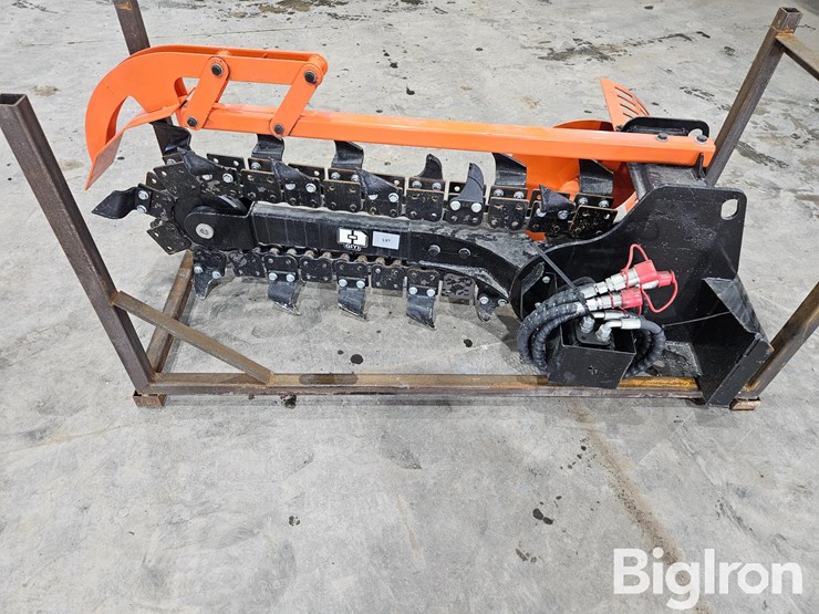 2025-massey-ferguson-730-image-8