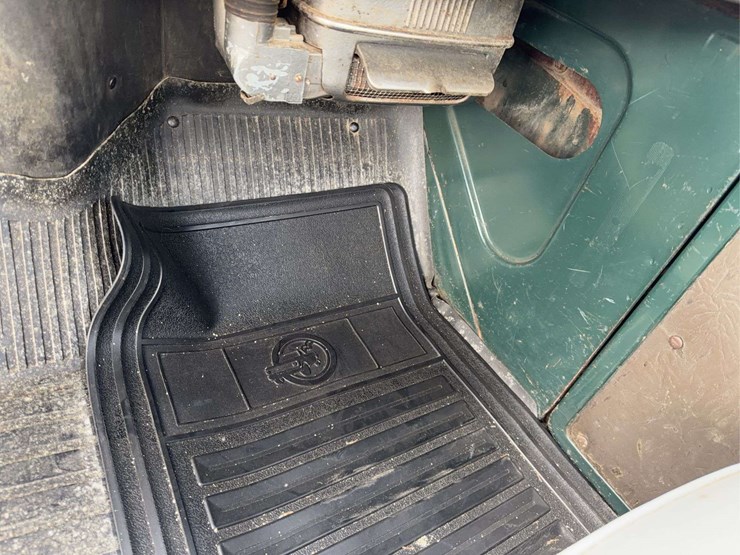 1951-international-l-112-image-24