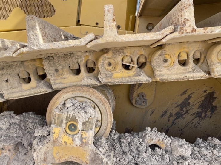 2015-caterpillar-d8t-image-29