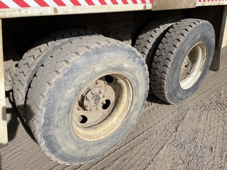 2001-sterling-l8500-image-10