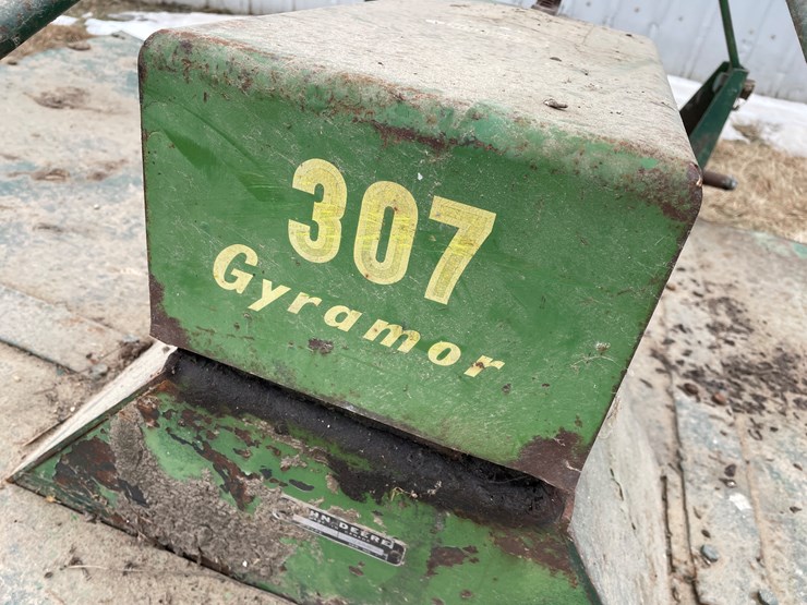 john-deere-307-image-7