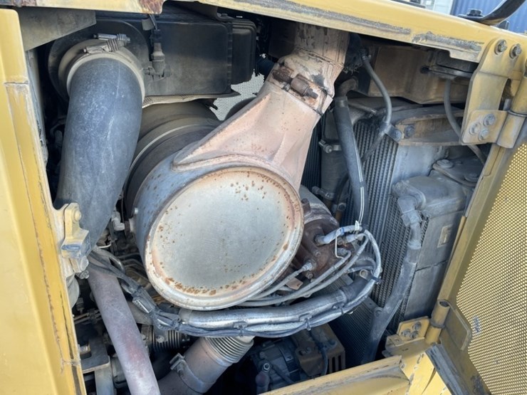 caterpillar-d6t-lgp-image-29