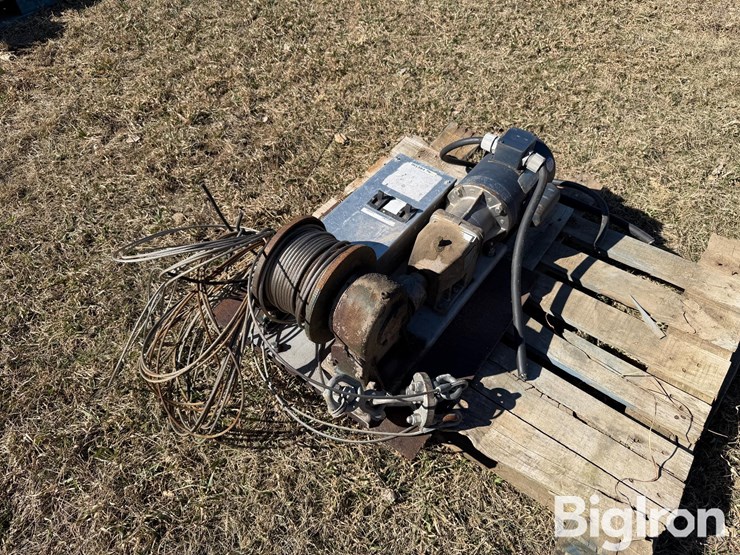 heavy-duty-electric-cable-wench-image-1