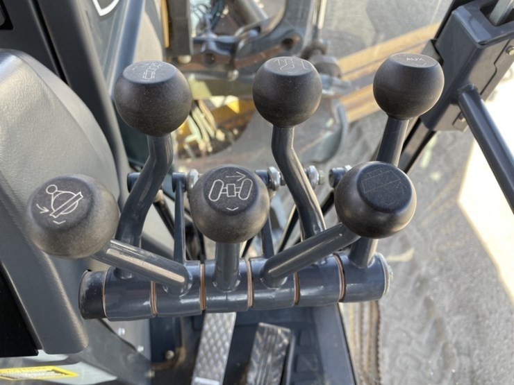 2012-deere-872g-image-36