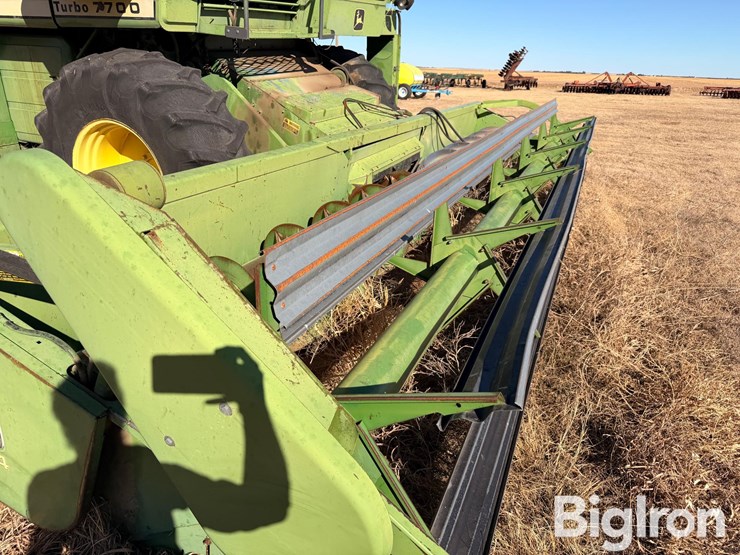 1977-john-deere-7700-image-16