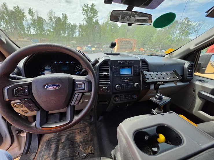 2019-ford-f150-xl-image-10