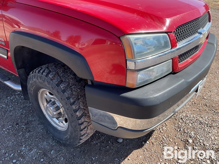 2004-chevrolet-silverado-2500-image-17