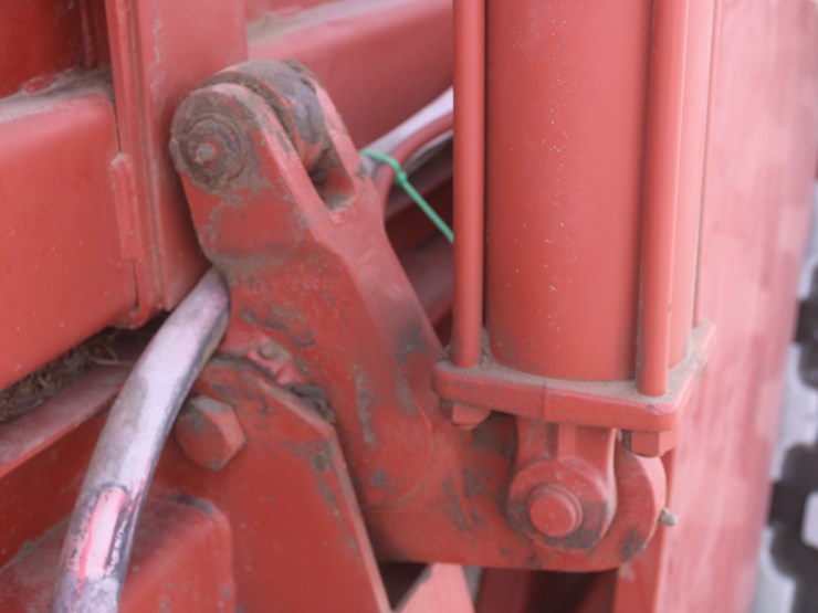 hesston-4910-image-66