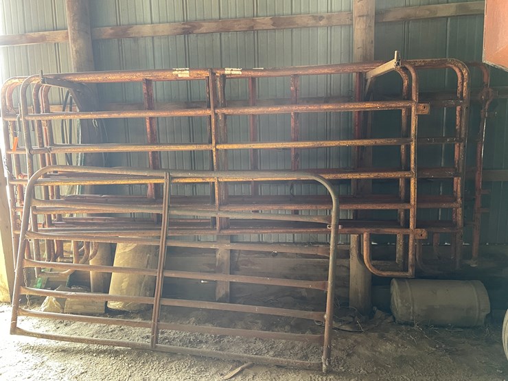 #2397-•-(7)-metal-gates-image-2