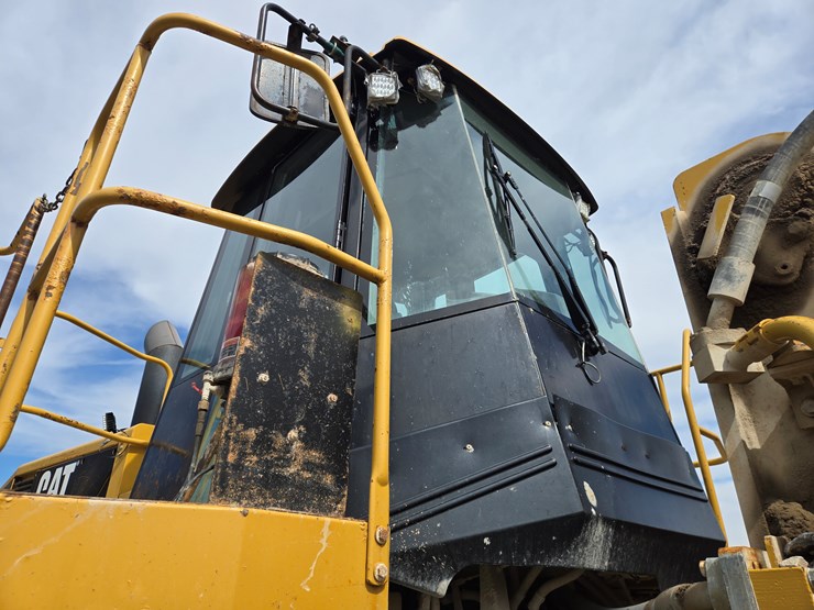 2001-caterpillar-988g-image-55