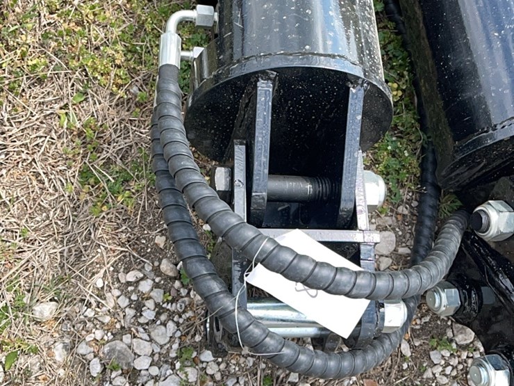 mini-excavator-auger-with-2-bits-image-1