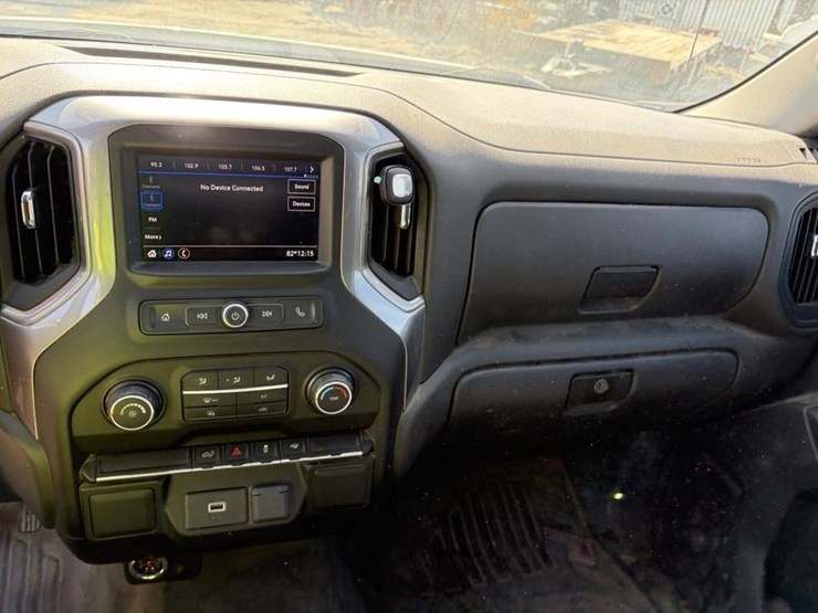 2020-chevrolet-1500-image-14