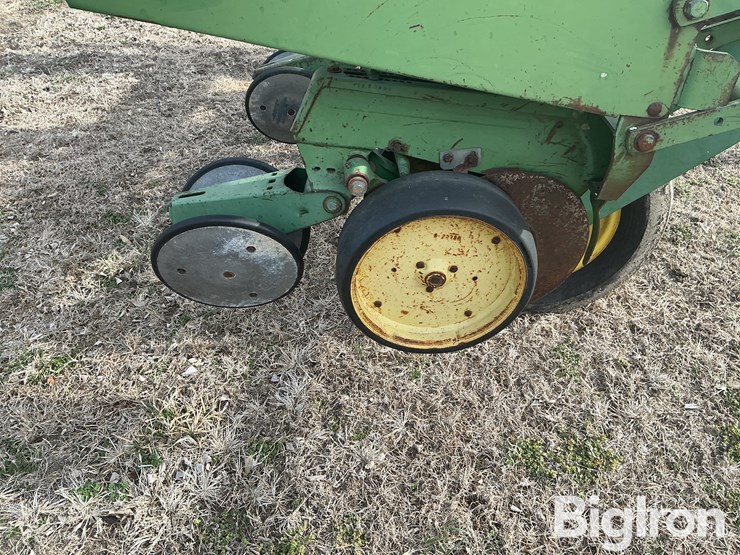 john-deere-7000-image-16