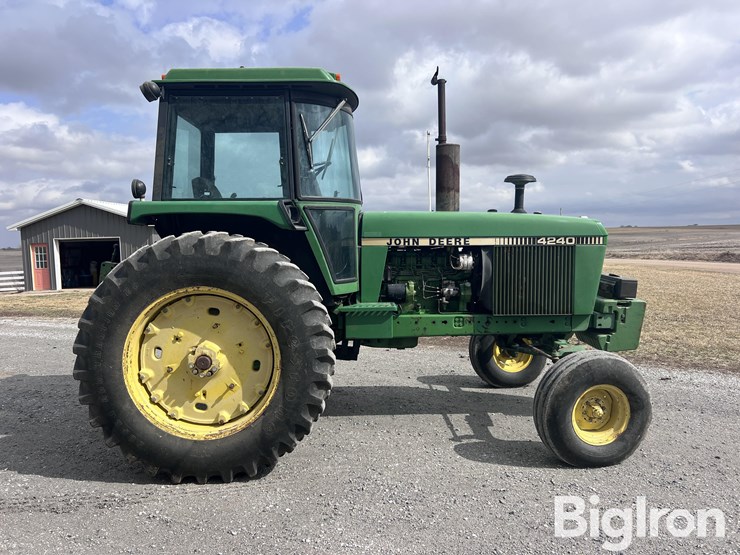 1982-john-deere-4240-image-4