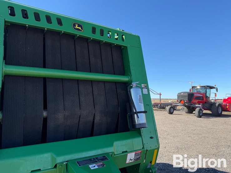 2024-john-deere-561m-image-11