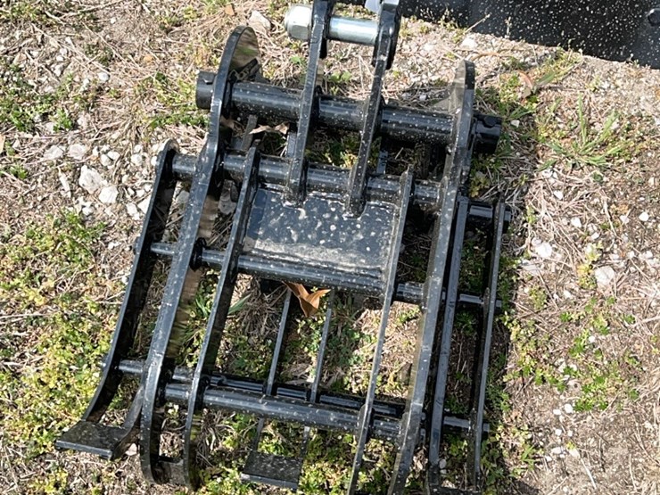 mini-excavator-grapple-claw-image-1