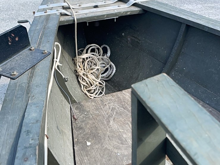 rare-super-nice-wood-reelfoot-lake-calhouns--stump-jumper-boat-with-original-seats-with-trailer-image-21