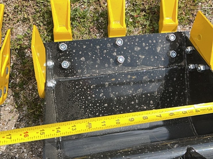 mini-excavator-bucket-15”-image-2