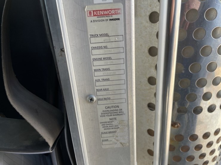 2007-kenworth-w900b-image-6