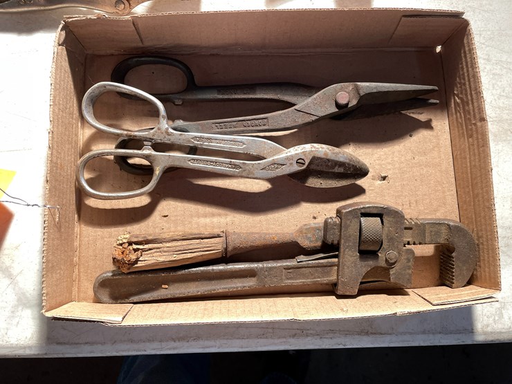 #2509-•-welding-clamps-and-vintage-tools-image-3