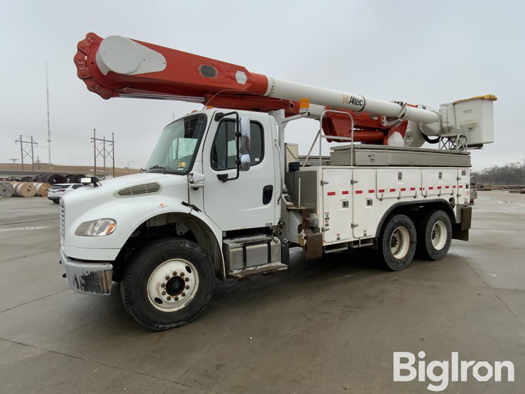 2014-freightliner-m2-106-image-9