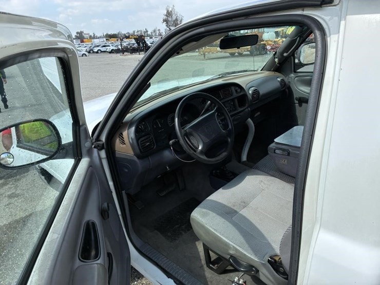 1999-dodge-ram-2500-image-12